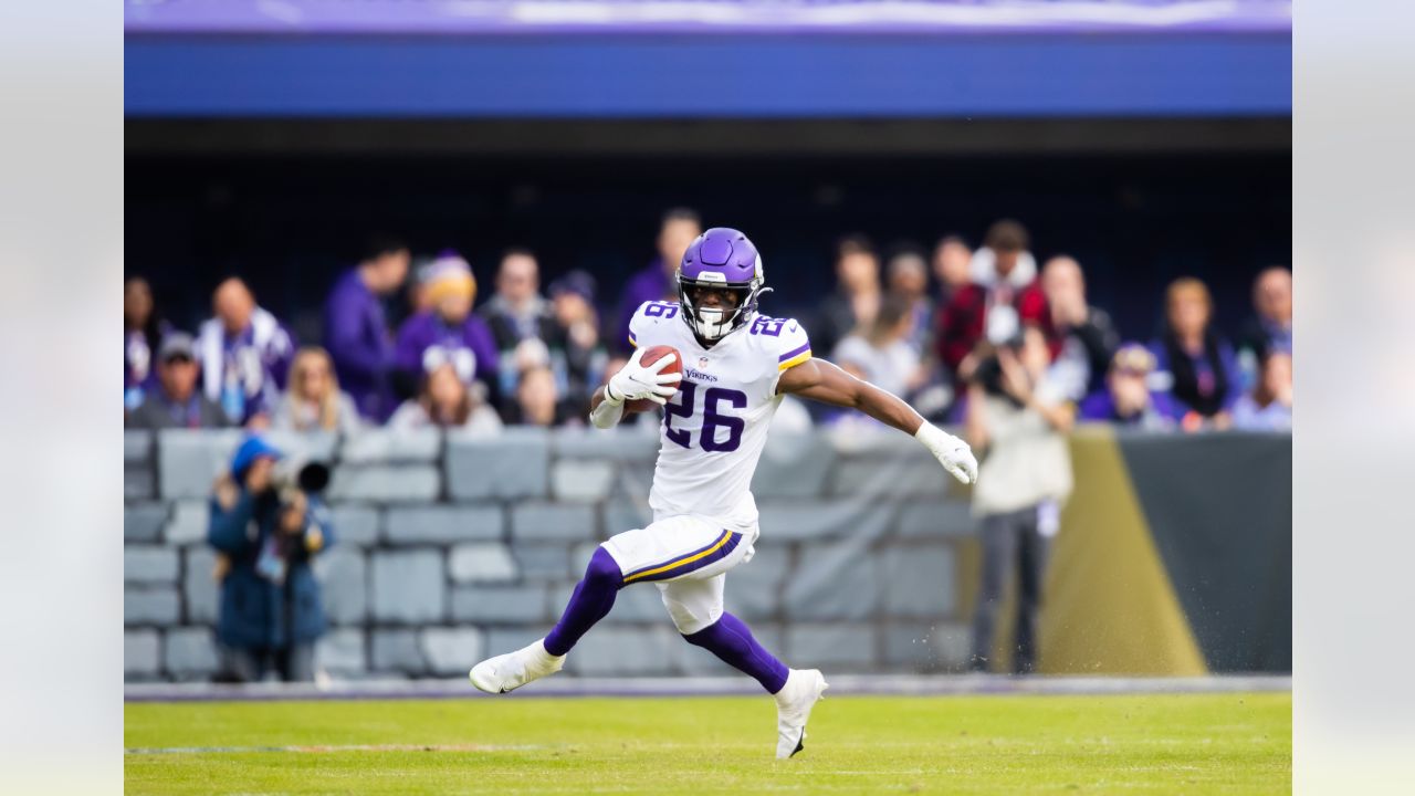 Minnesota Vikings Kene Nwangwu 26 Congratulates Editorial Stock Photo -  Stock Image