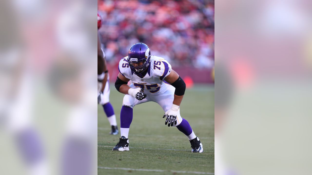 Minnesota Vikings tight end T.J. Hockenson (87) walks off the field after  an NFL football game against the Chicago Bears, Sunday, Jan. 8, 2023, in  Chicago. (AP Photo/Kamil Krzaczynski Stock Photo - Alamy