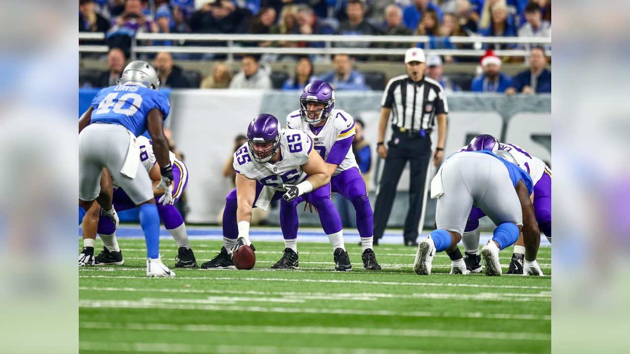 Vikings Take on the Lions on Thanksgiving Day