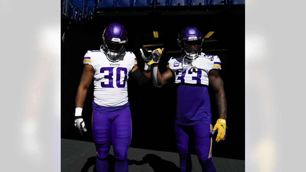 Minnesota Vikings Fullback C.J. Ham warms up before a NFL preseason News  Photo - Getty Images