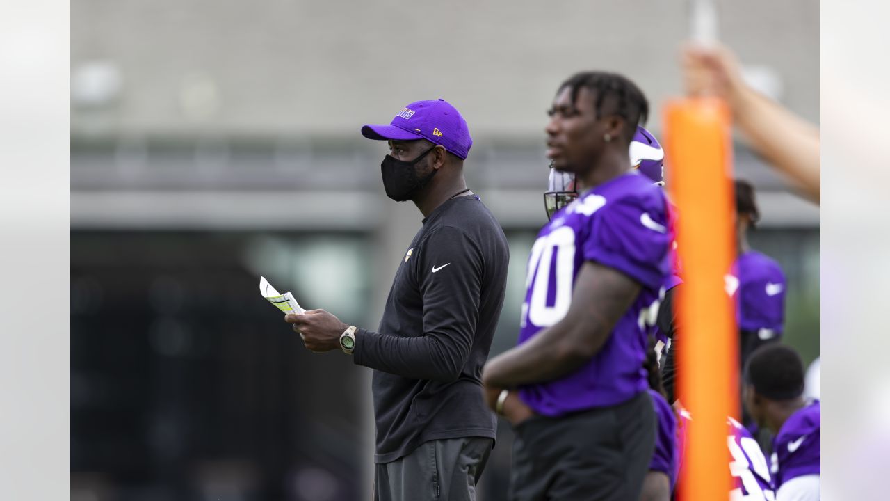 Vikings Sign Speedy Journeyman Cornerback Parry Nickerson For Pre-Camp  Depth - Sports Illustrated Minnesota Vikings News, Analysis and More