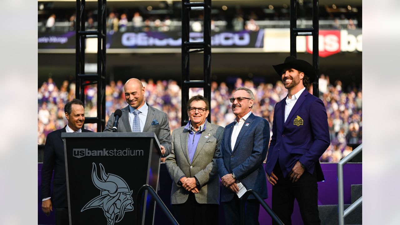 Jared Allen Rides Into Stadium On Horse Ahead of Ring of Honor