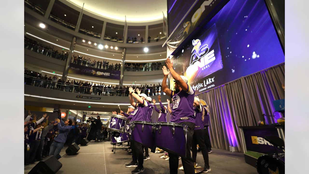 Vikings host fan rally ahead of wild-card playoff game