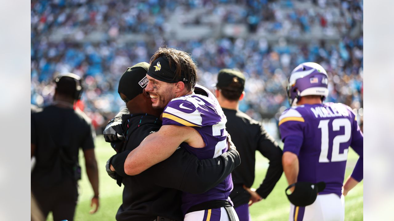 Vikings' Harrison Smith proud to honor another No. 22, hall of