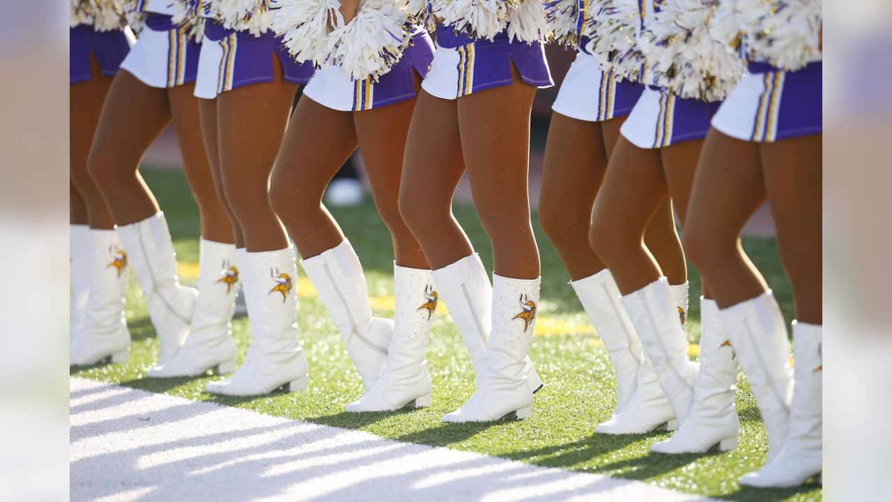 Minnesota Vikings on X: RT to WIN a @MVCheerleaders Swimsuit Calendar  signed by the team!  / X