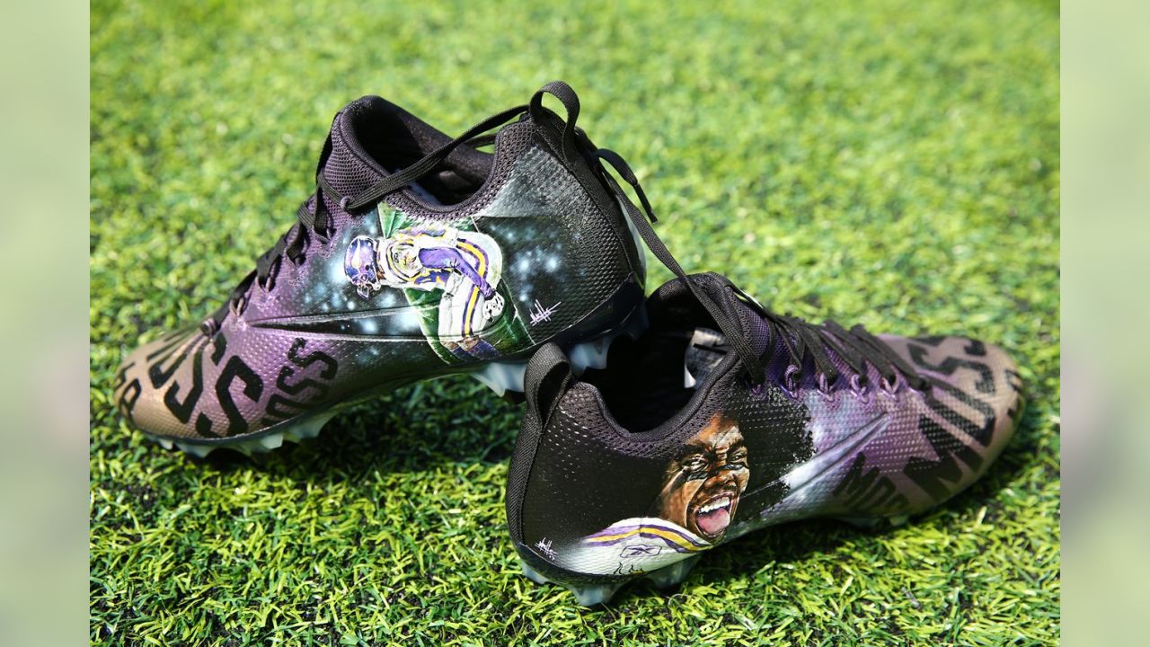 Eddie's new custom Puerto Rico-themed cleats : r/minnesotatwins