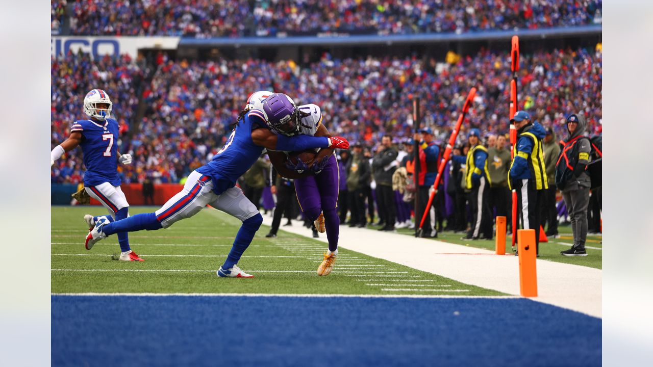 2,677 Buffalo Bills V Minnesota Vikings Photos & High Res Pictures