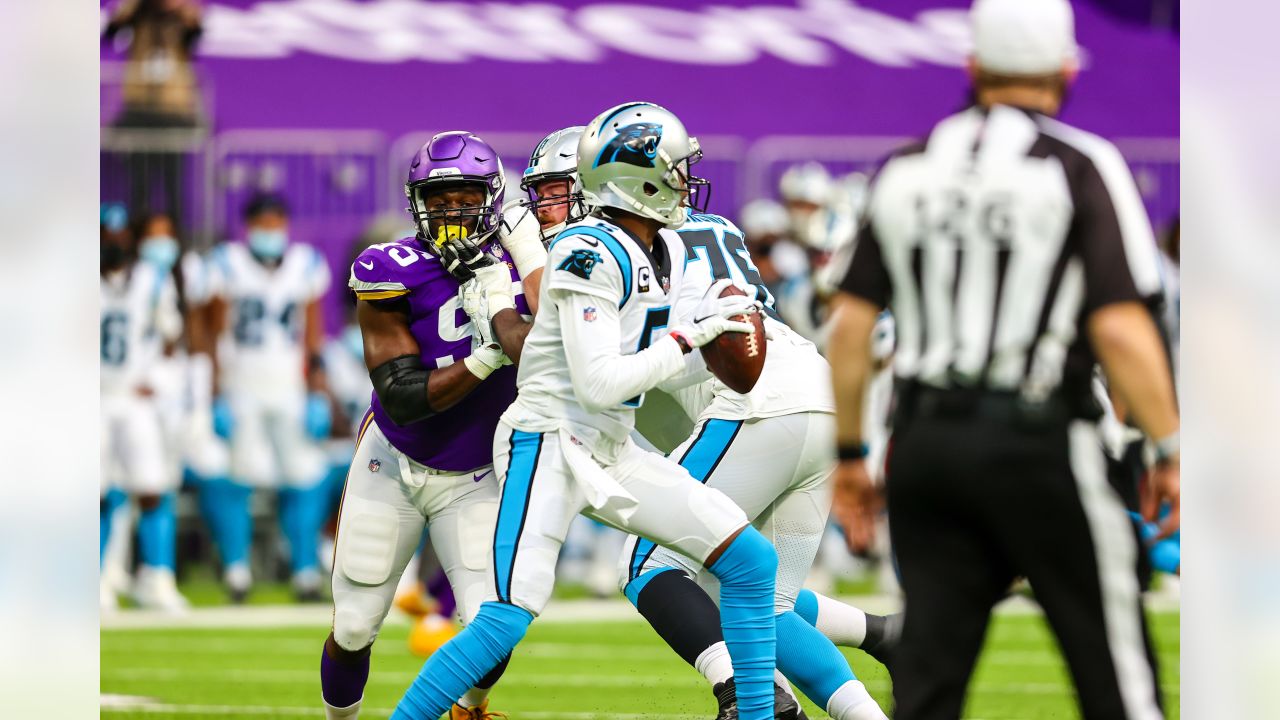 Panthers' ground game runs Vikings' defense ragged