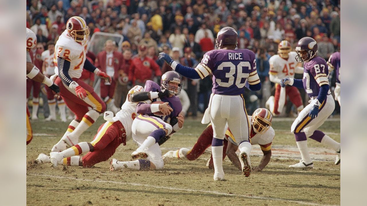 File:Washington Commanders vs. Minnesota Vikings (52498654810).jpg