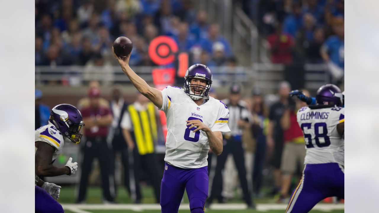 Vikings tailgaters embrace first home Thanksgiving game