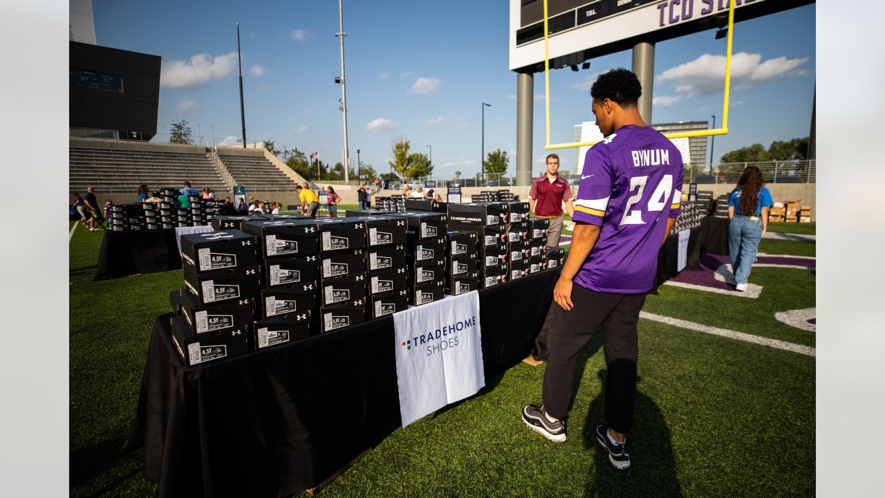 Vikings & Tradehome Shoes Team Up to Surprise 500 Foster Children