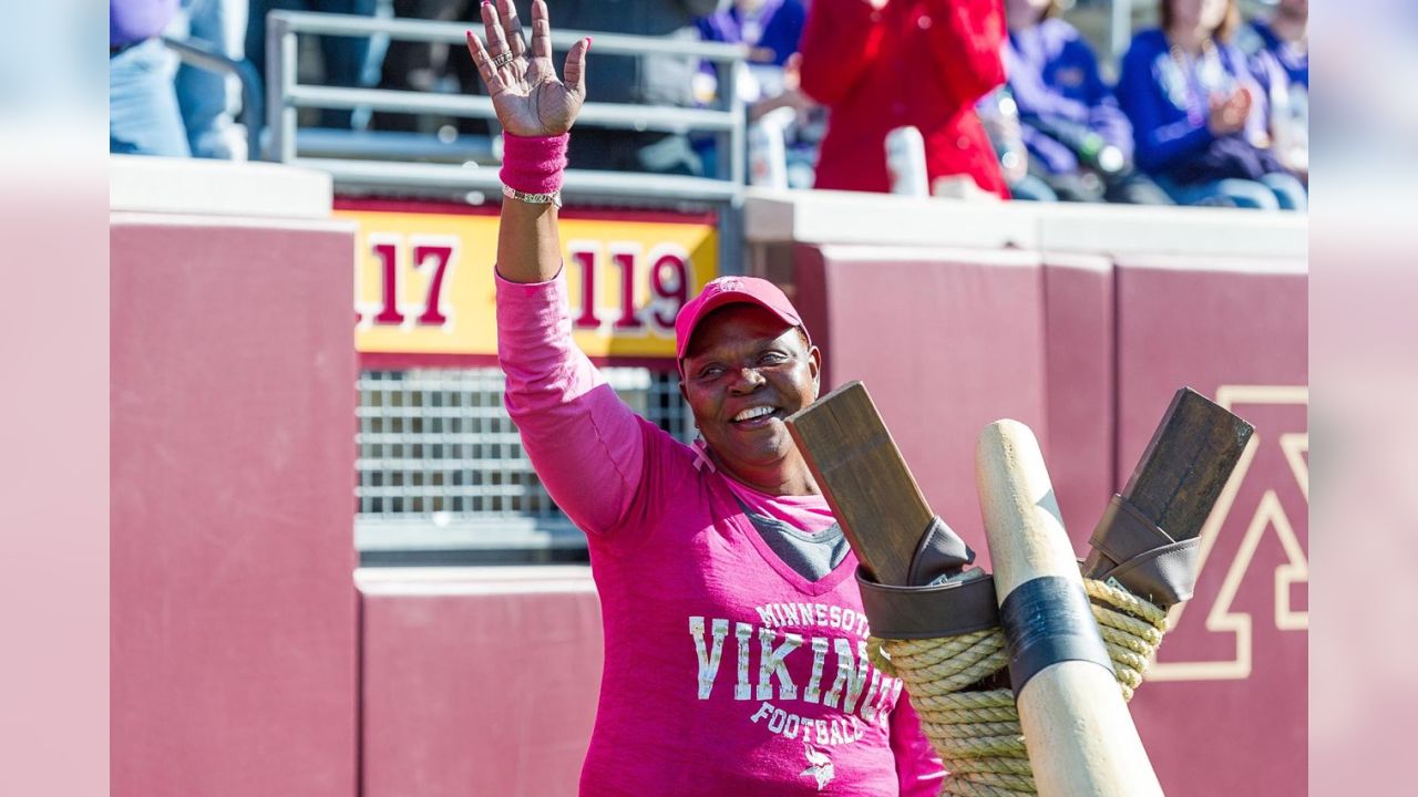 Vikings store pink jersey