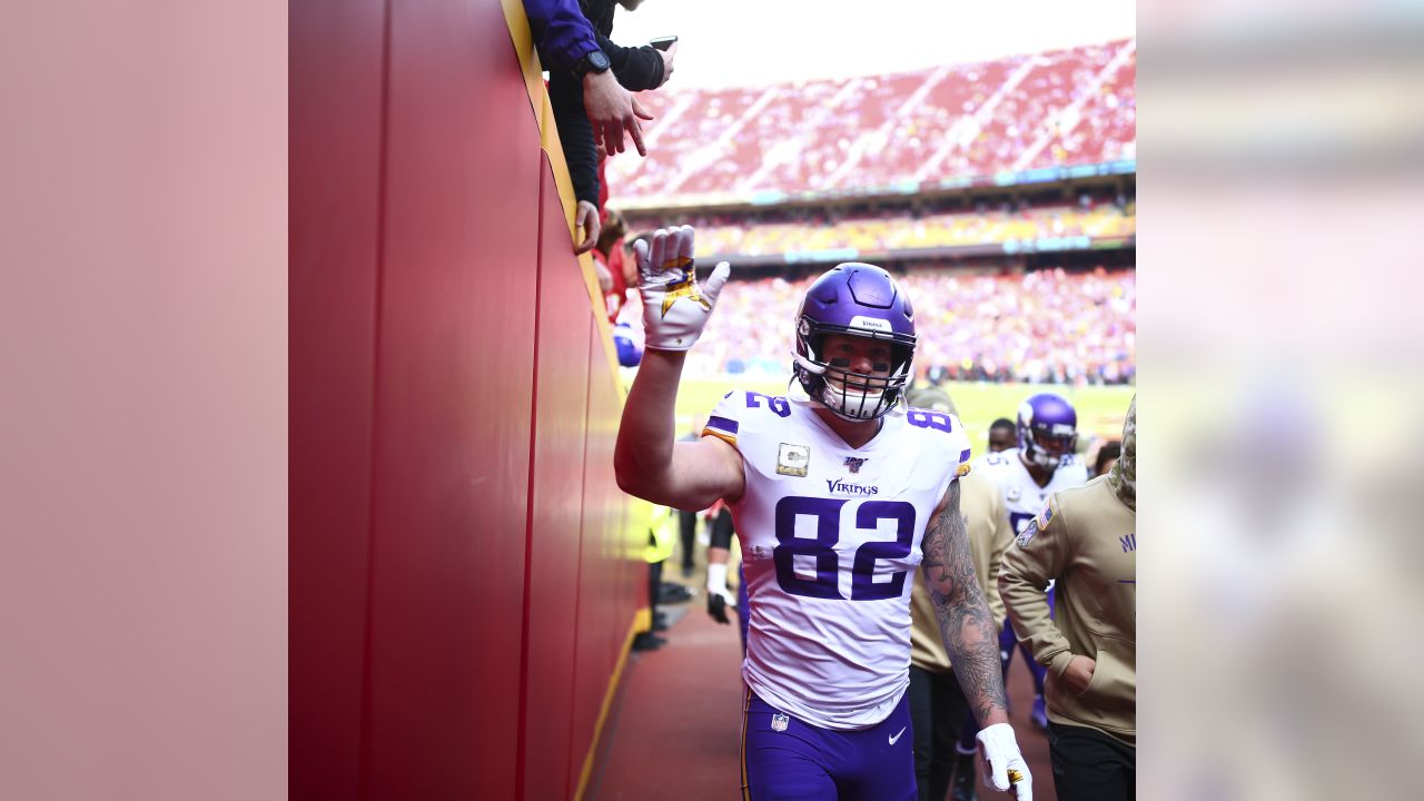 Minnesota Vikings' Kyle Rudolph (82) misses a catch in the end