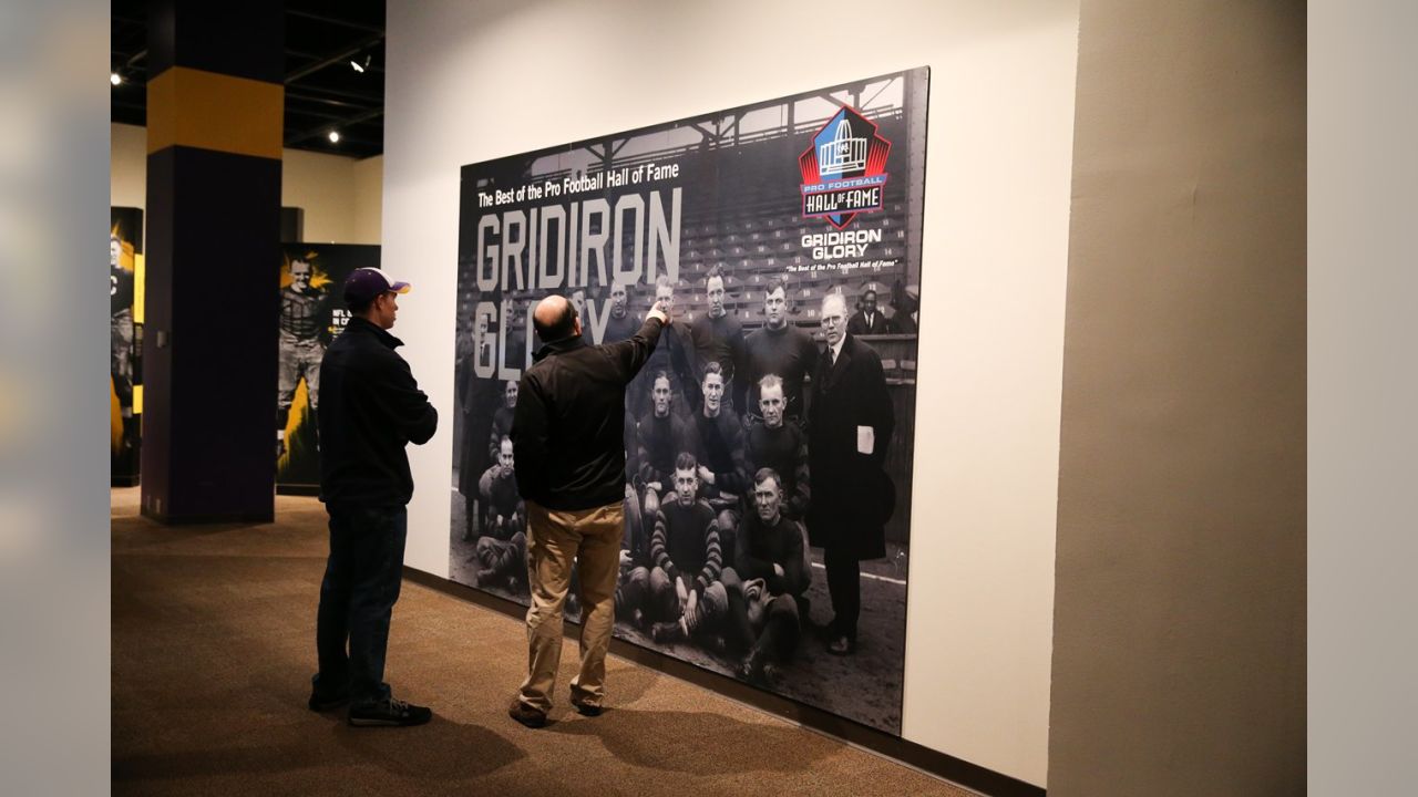 Gridiron Glory: The Best of the Pro Football Hall of Fame