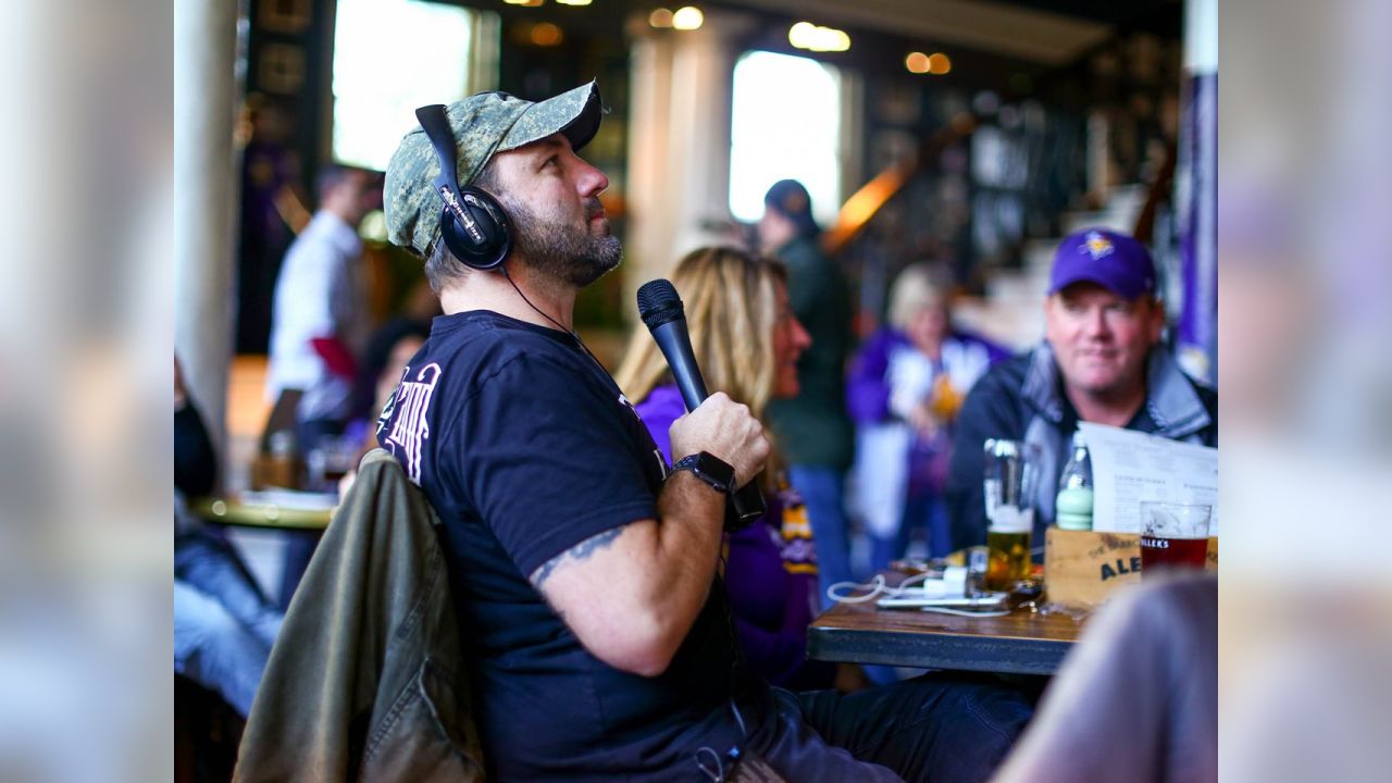 Talking politics with Minnesota expats at D.C.'s Vikings bar