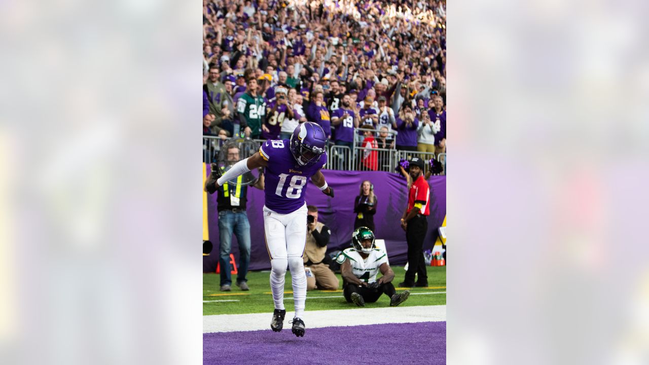 Justin Jefferson's 4th and 18 catch against Bills wins Play of the Year at  ESPYs - CBS Minnesota