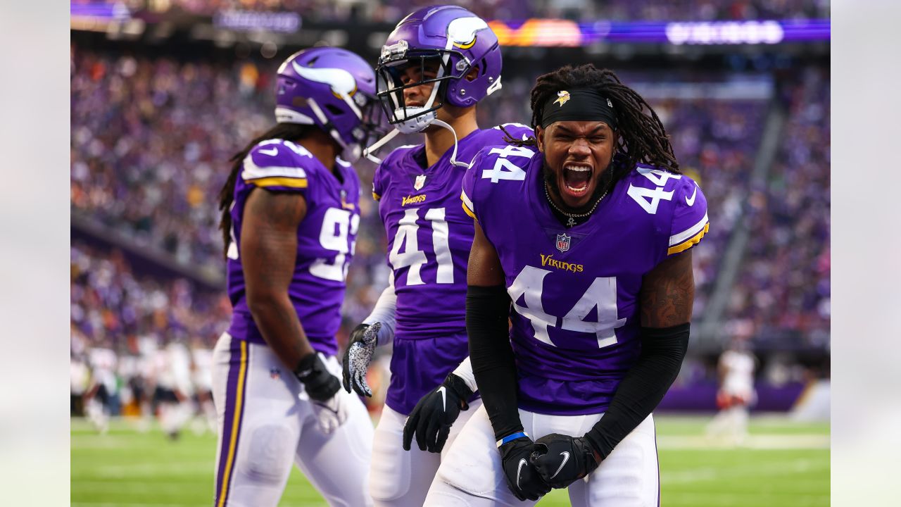 Minnesota Vikings safety Josh Metellus waves to the fans during the News  Photo - Getty Images