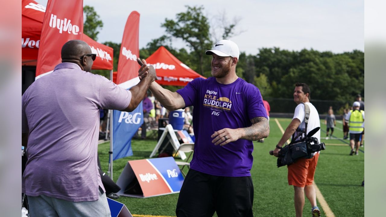 Former Vikings TE Kyle Rudolph hosts annual kids camp in Plymouth