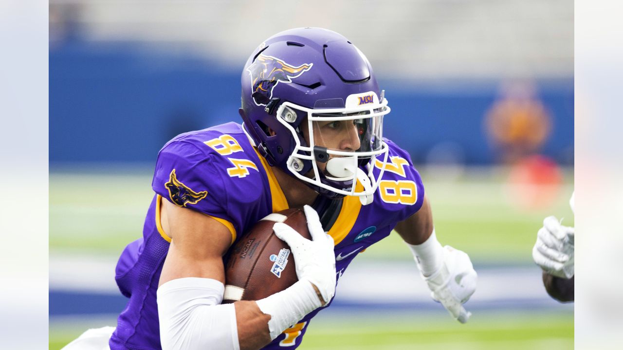 Zylstra moves to TE to start NFL career, Local Sports