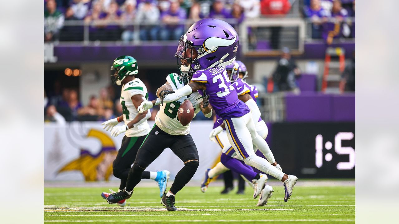 Vikings' Christian Darrisaw questionable for Lions game; Cameron Dantzler  set to return