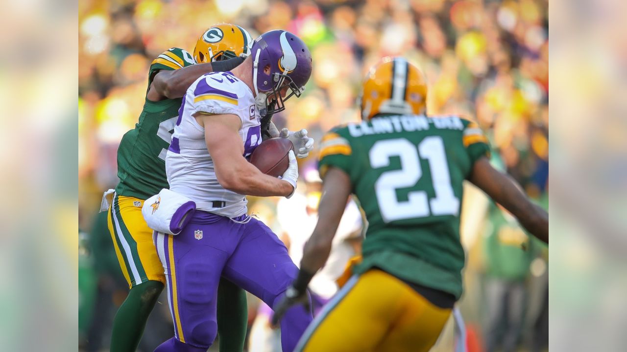 Vikings, Packers Face Off on Christmas Eve