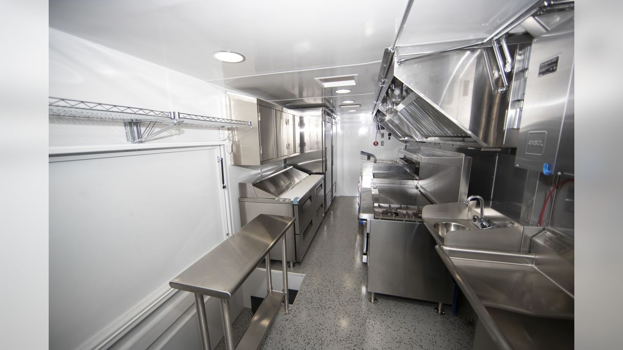 Minnesota Vikings Foundation launches food truck for healthy meals