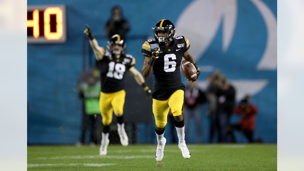 Iowa Football: Ihmir Smith-Marsette selected 157th overall by Minnesota  Vikings - Black Heart Gold Pants