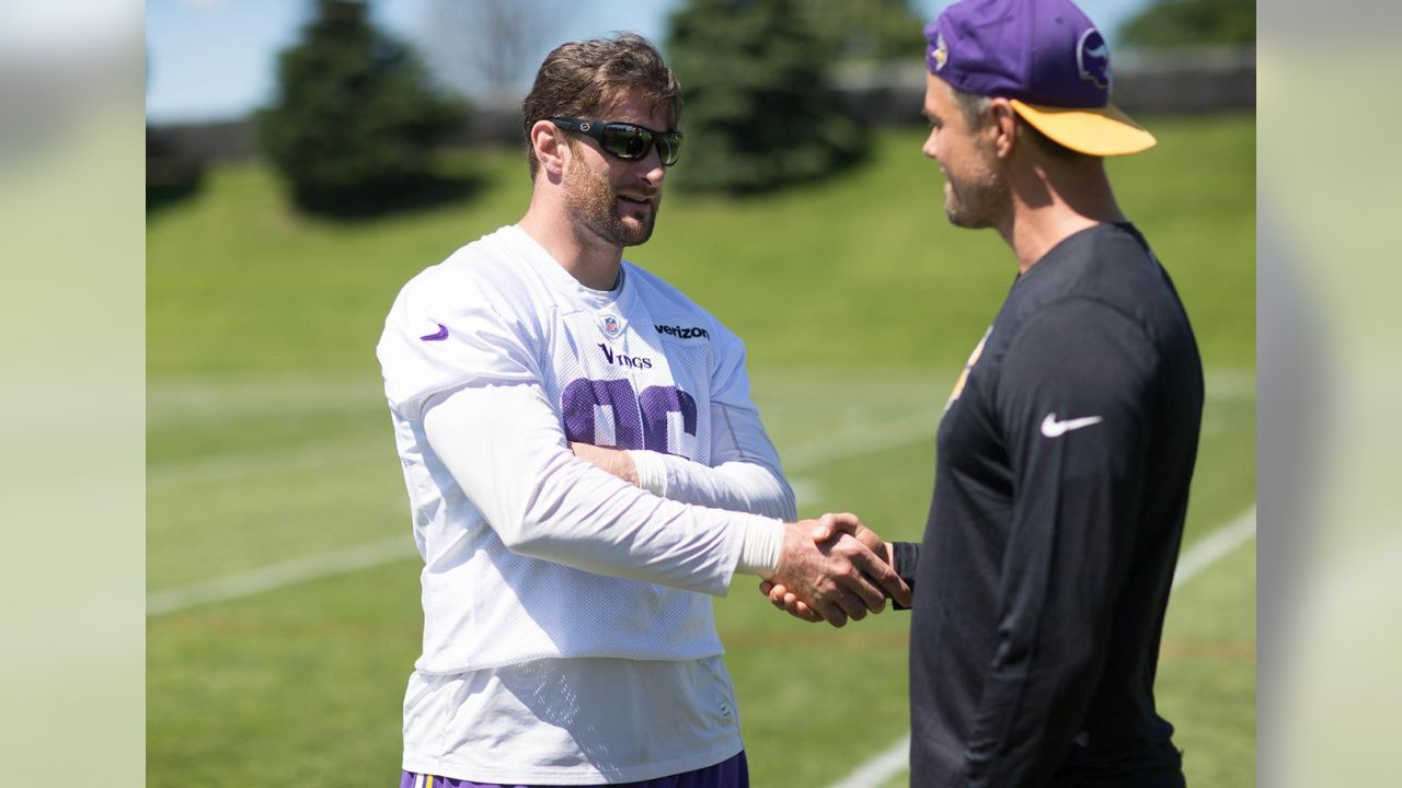 Josh Duhamel is always a big supporter of Vikings!