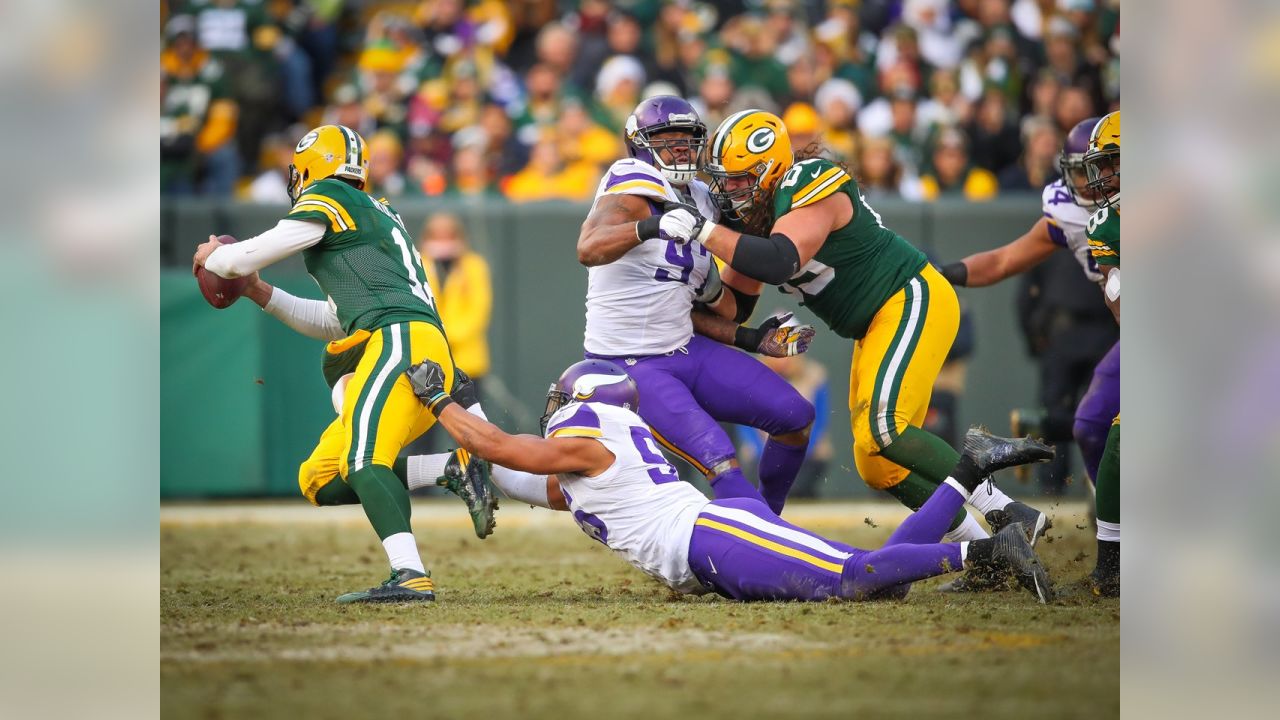 Packers-Vikings kickoff on Christmas Eve remains at noon