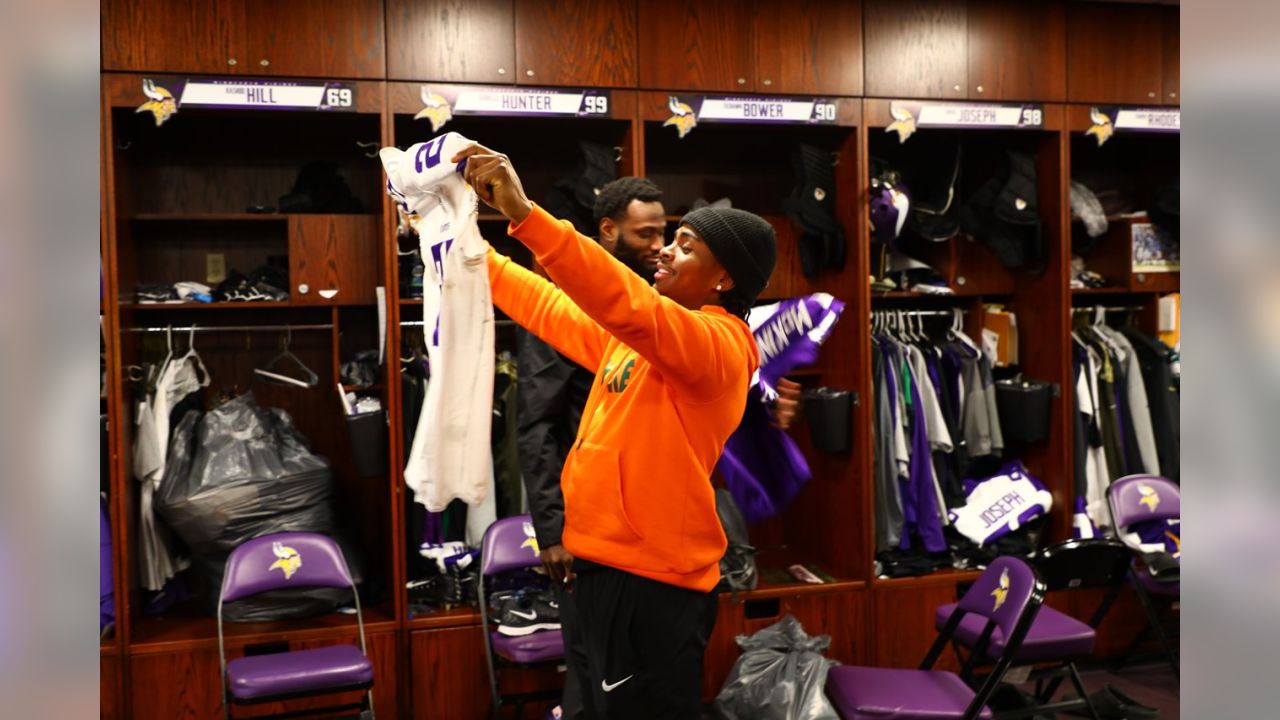 Gallery: Vikings clean out lockers