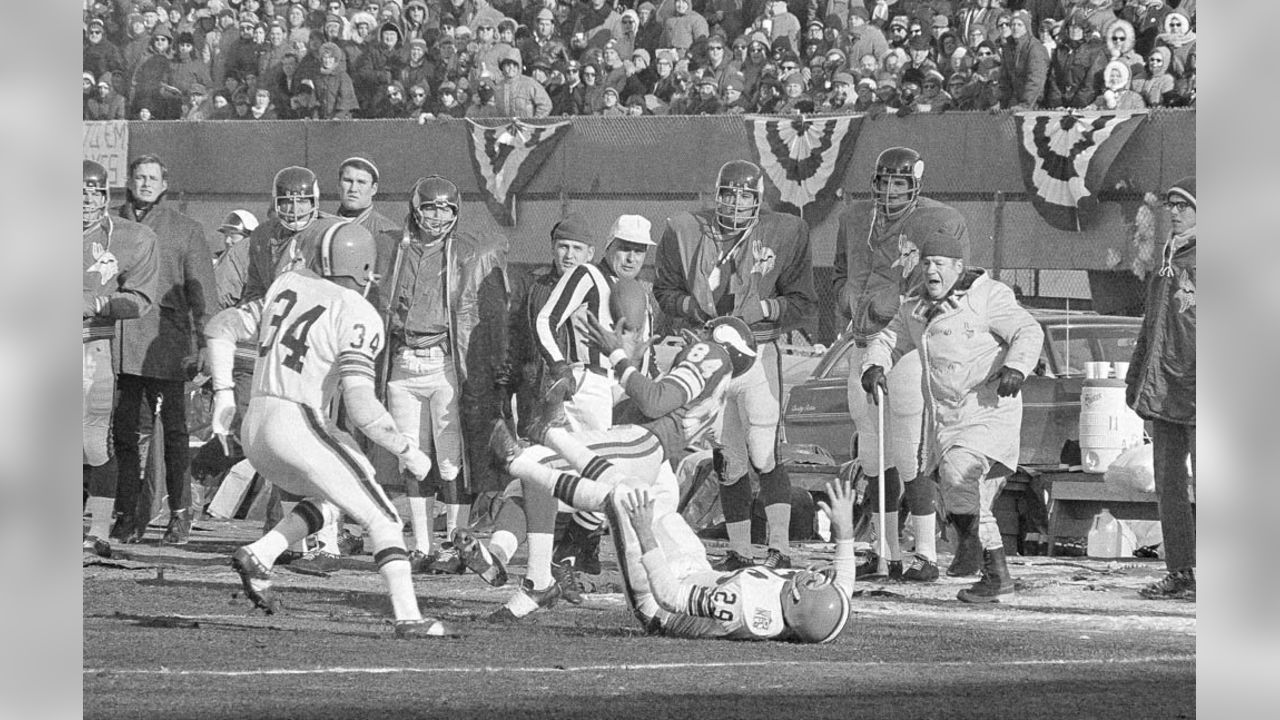 LD263 1970 Original Photo MINNESOTA VIKINGS vs CLEVELAND BROWNS NFL FOOTBALL