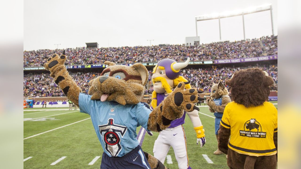 Vikings mascot highlights effort to get kids active