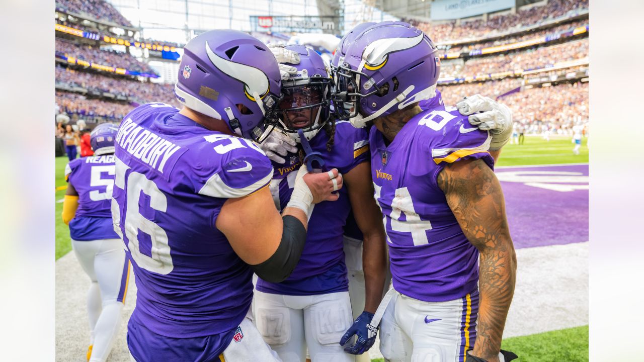 Josh Metellus of the Minnesota Vikings makes an interception against  News Photo - Getty Images