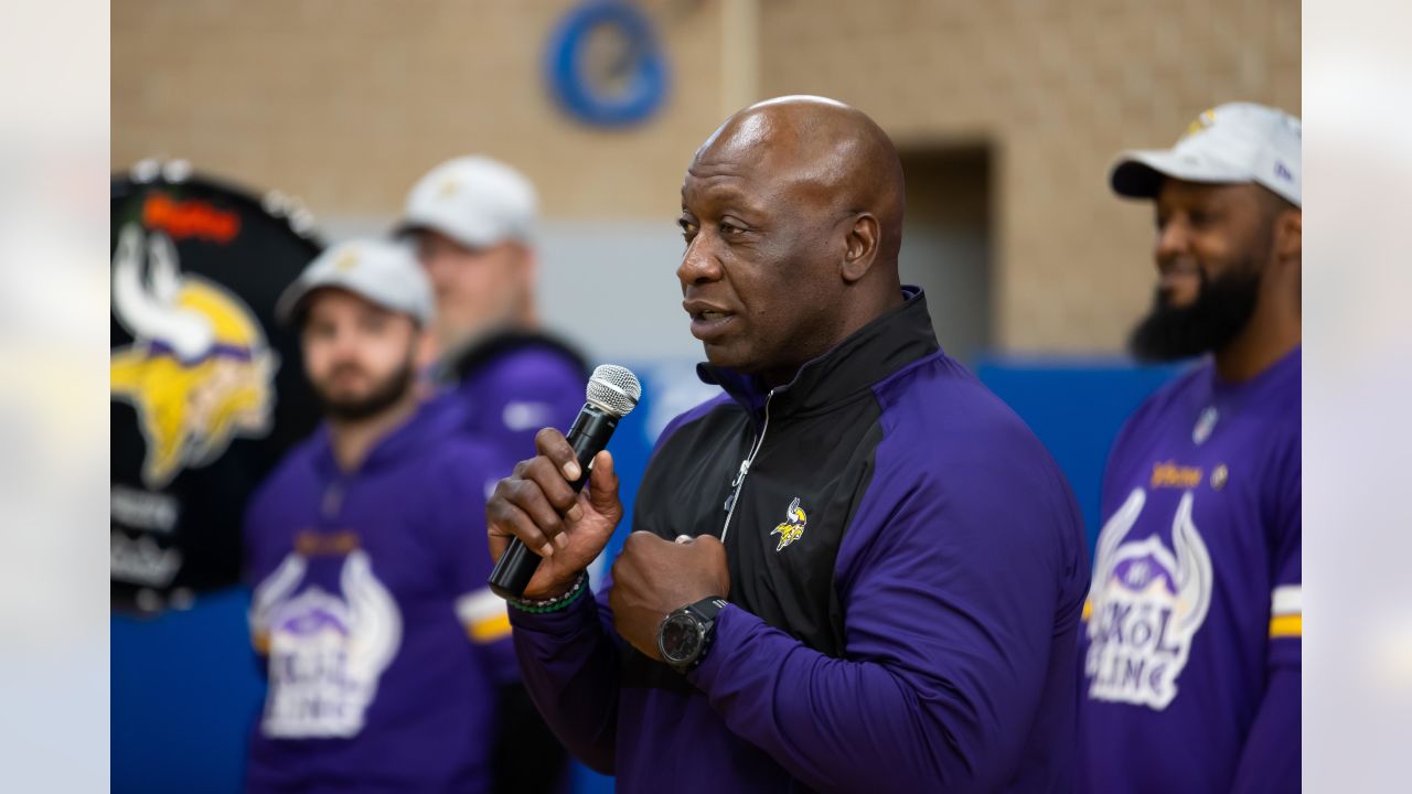 Minnesota Vikings mascot, cheerleaders celebrate opening of playground, Jordan News