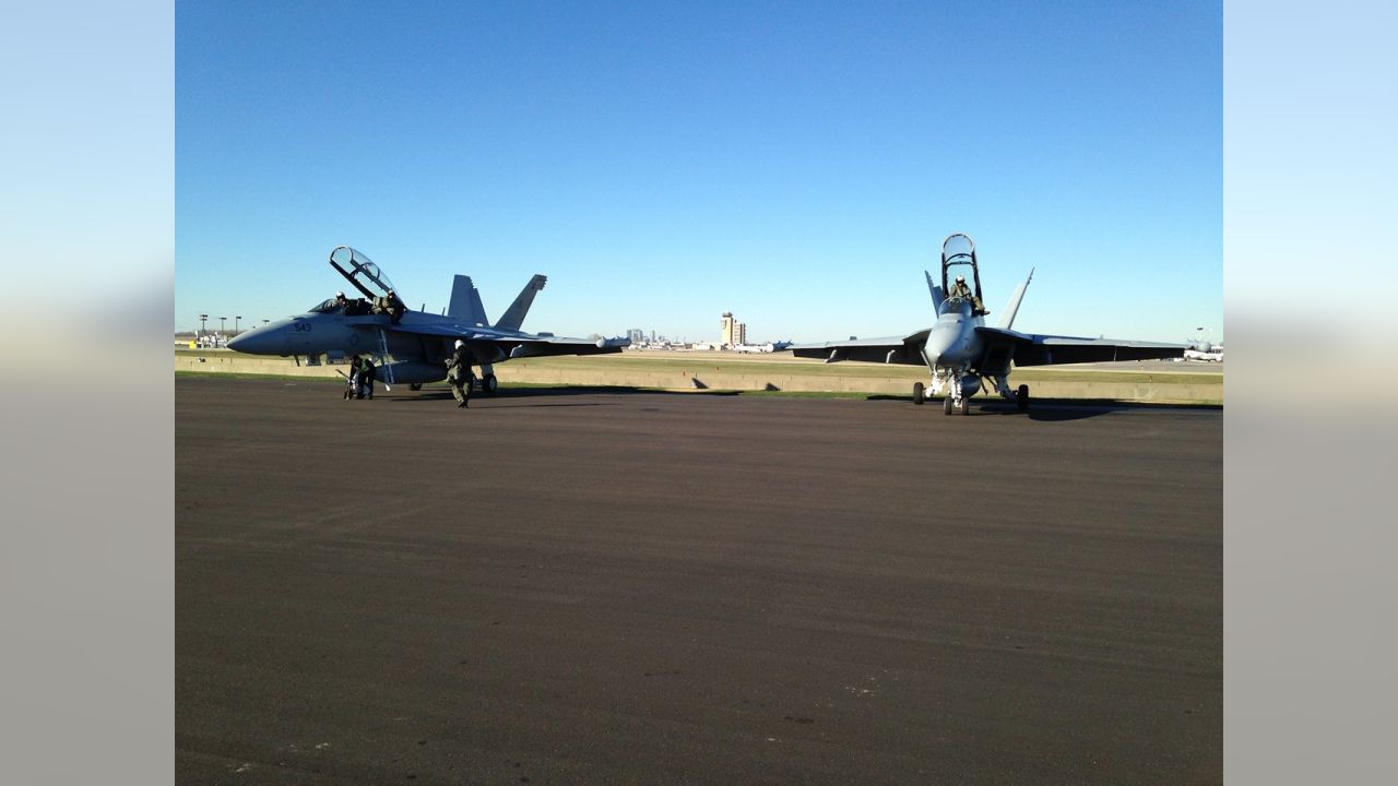 DVIDS - Images - VFA-151 Conducts Flyover at 2023 NFL Pro Bowl Games [Image  3 of 4]