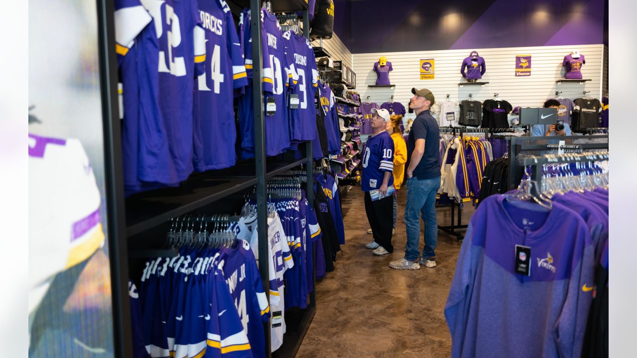 vikings locker room team store