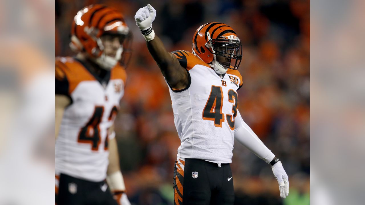 LONDON, ENGLAND - OCTOBER 27: Cincinnati Bengals Defensive End Carlos Dunlap  (96) during the NFL