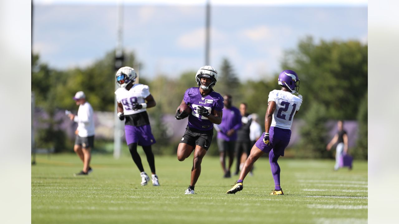 Vikings' Kevin O'Connell Addresses Kareem Hunt's Fit