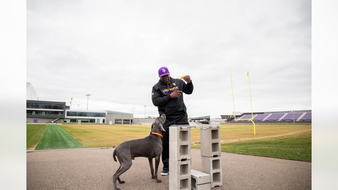 John Randle Unveils the Minnesota 2022 Vikings Schedule 