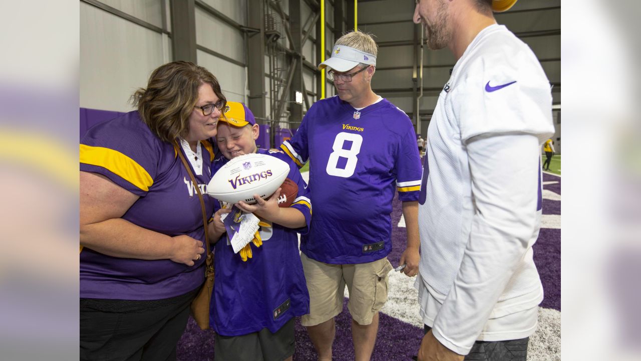 Adam Thielen and Make-A-Wish grant young Vikings fan's dream