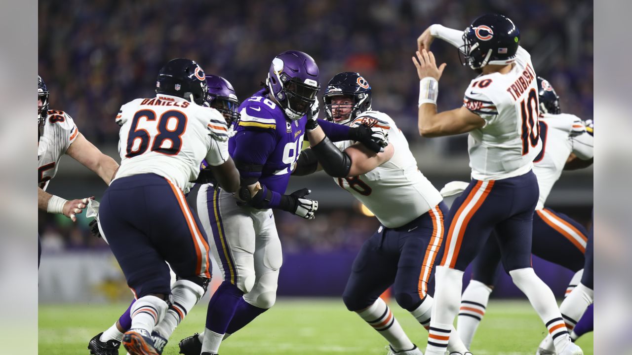 Minnesota Vikings 6-16 Chicago Bears: Mitchell Trubisky injured