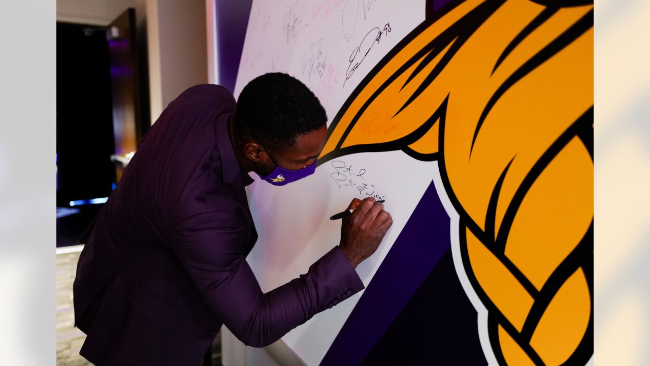 CB Patrick Peterson Went Above And Beyond To Pay New Vikings Teammate For  Jersey No. 7 - BroBible