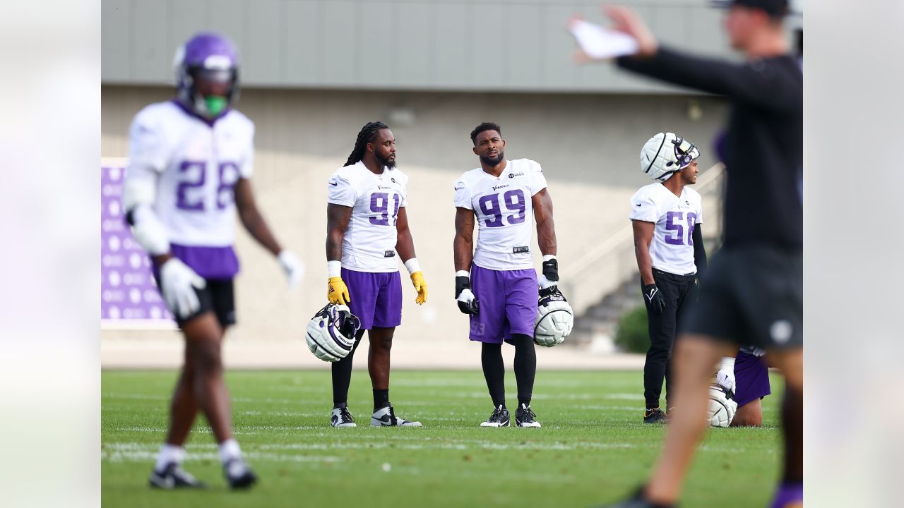 Vikings' pass rusher Marcus Davenport continues to deal with injury, ruled  out against Chargers - CBS Minnesota