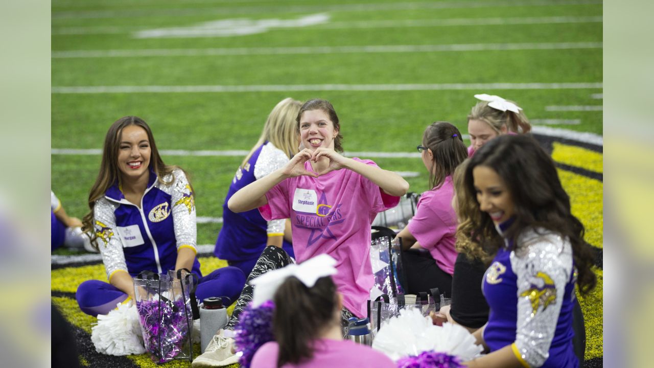 MOA To Host Vikings Cheerleader Final Auditions - CBS Minnesota