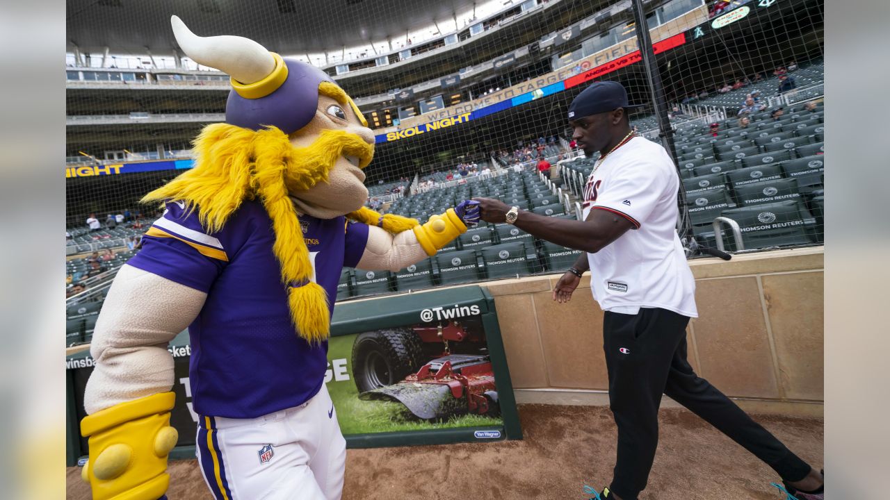 Minnesota Twins on X: It's SKOL Night at Target Field! #MNTwins #Vikings  #OneMN  / X