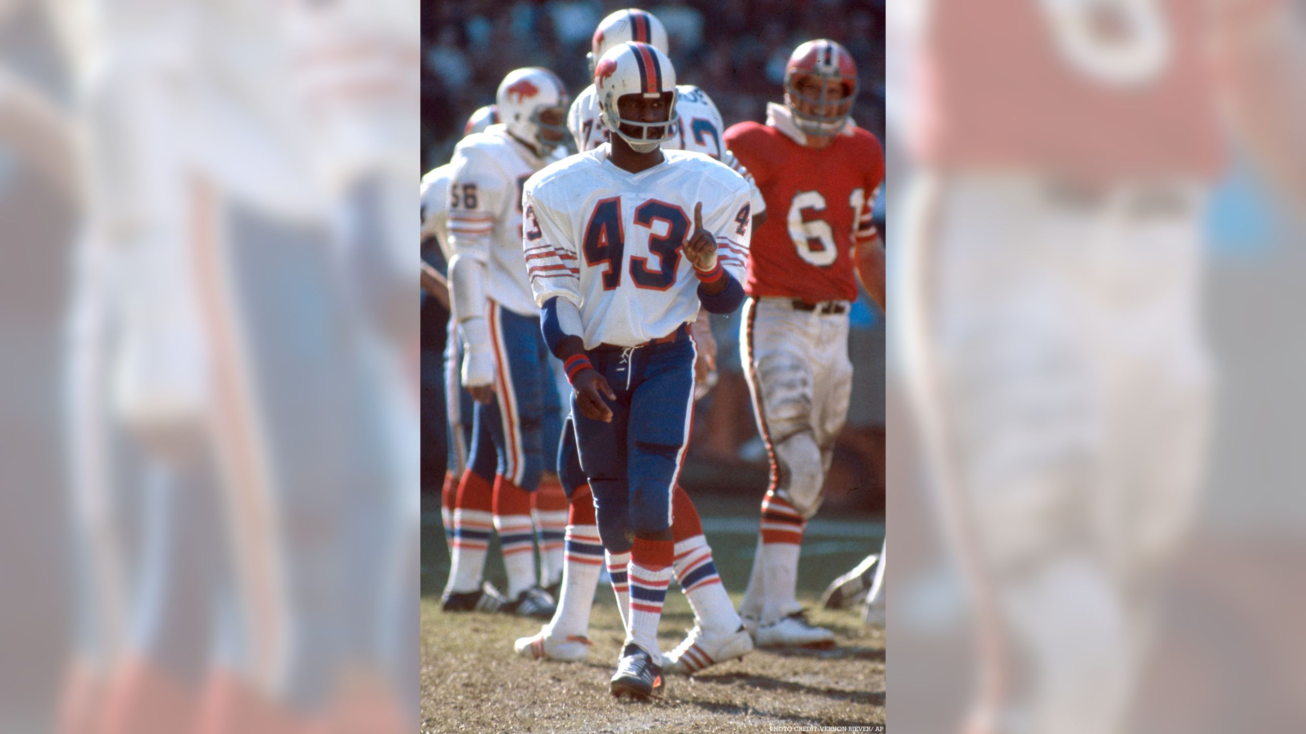 Anyone notice these look EXACTLY like the Bills Jerseys? : r/NYGiants