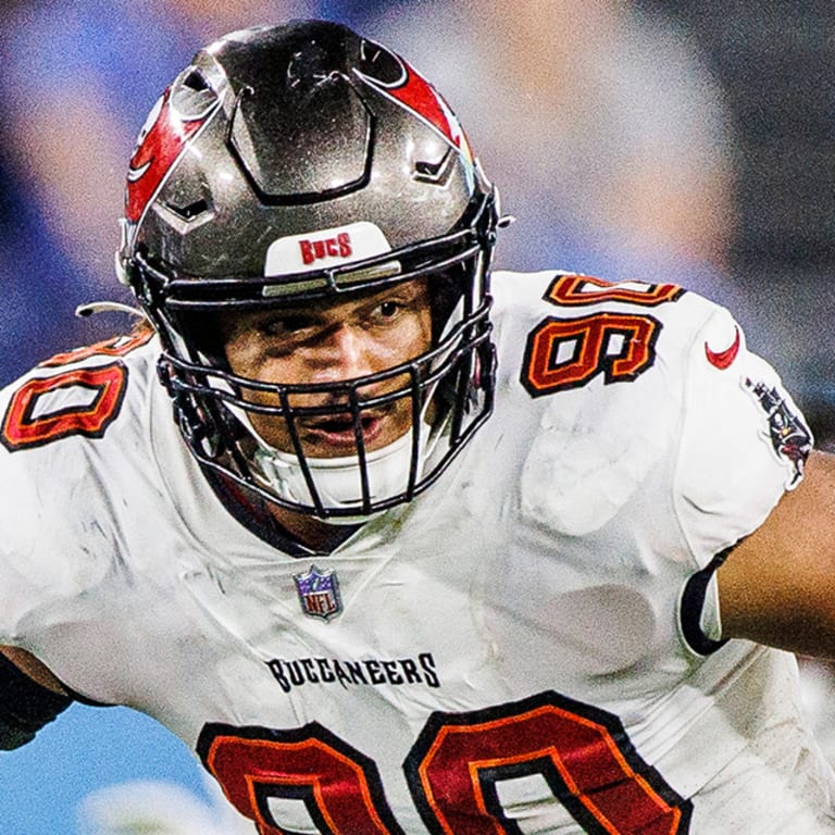 Buccaneers select Houston DL Logan Hall with first pick of second