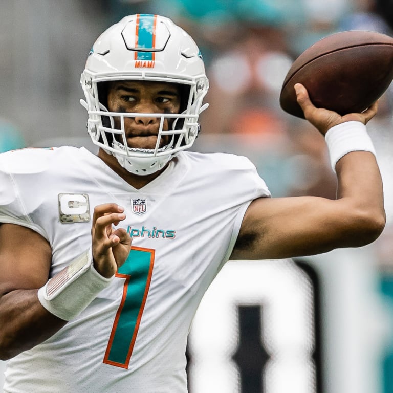 Tagovailoa stays hot, throws for 3 TDs, Dolphins rout Browns