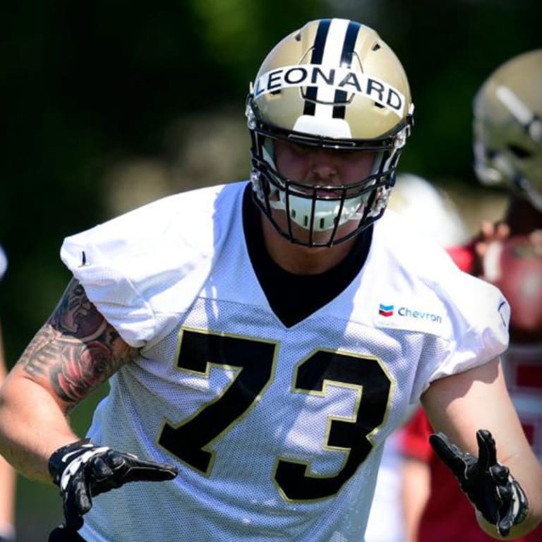 Helmet Stalker on X: Rams LB Clay Matthews is using a Riddell Precision  Fit SpeedFlex with an SF-2BDC facemask with a Riddell hardcup chinstrap, he  used an SF-2BDC-HD facemask and an Oakley