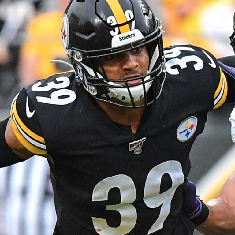 Pittsburgh Steelers free safety Minkah Fitzpatrick (39) works